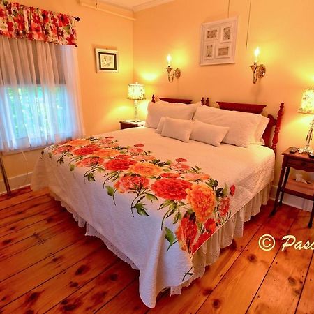 The Red Hook Country Inn, An "Old Rhinebeck" Bed & Breakfast Екстериор снимка