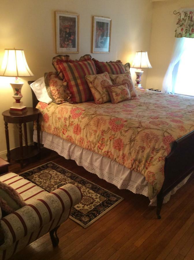 The Red Hook Country Inn, An "Old Rhinebeck" Bed & Breakfast Екстериор снимка