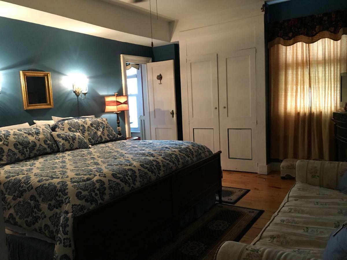 The Red Hook Country Inn, An "Old Rhinebeck" Bed & Breakfast Екстериор снимка