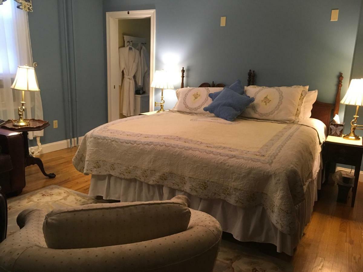 The Red Hook Country Inn, An "Old Rhinebeck" Bed & Breakfast Екстериор снимка