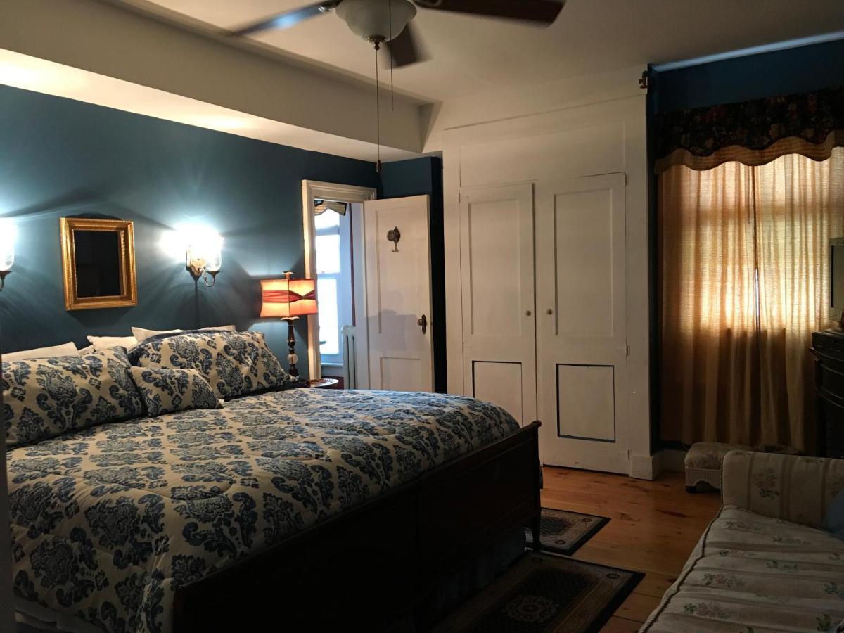 The Red Hook Country Inn, An "Old Rhinebeck" Bed & Breakfast Екстериор снимка